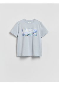 Reserved - T-shirt z nadrukiem - jasnoniebieski. Kolor: niebieski. Materiał: bawełna. Wzór: nadruk #1