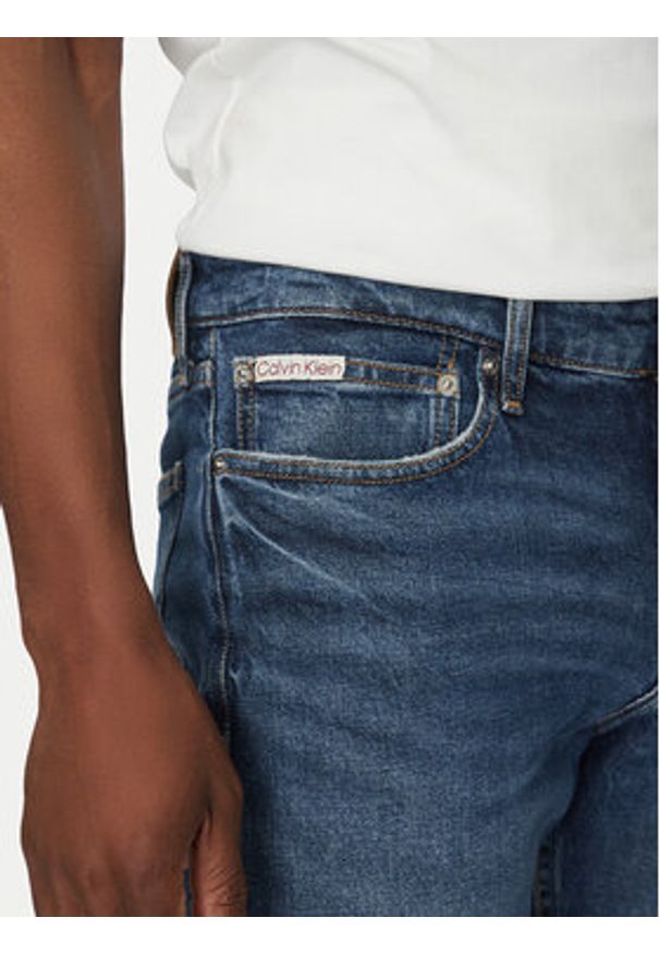 Calvin Klein Jeans Jeansy J30J327156 Niebieski Slim Fit. Kolor: niebieski