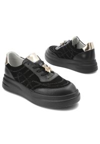 Czarne Sneakersy Artiker Modne Obuwie Damskie Z Misiem. Okazja: na co dzień. Kolor: czarny. Materiał: zamsz, skóra. Styl: casual, klasyczny #5