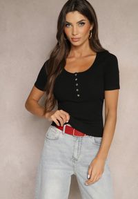 Renee - Czarny Bawełniany T-shirt Prążkowany z Guzikami Florvivi. Okazja: na co dzień. Kolor: czarny. Materiał: bawełna, prążkowany. Styl: elegancki, casual #3