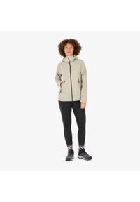 quechua - Kurtka turystyczna damska Quechua MH500 wodoodporna. Kolor: beżowy. Materiał: materiał. Sport: wspinaczka, turystyka piesza