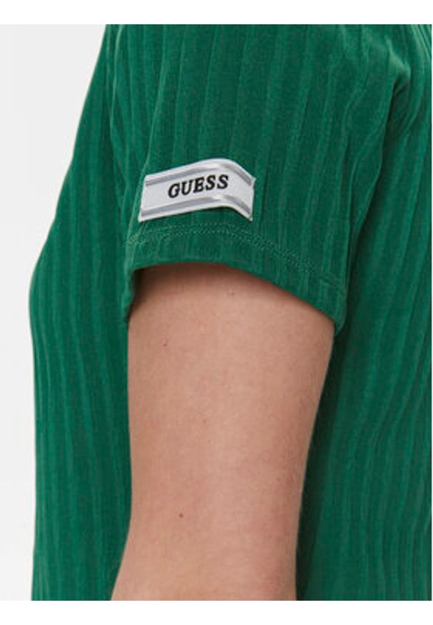 Guess T-Shirt Anneka Crop Tee V4RI02 KC2U2 Zielony Cropped Fit. Kolor: zielony. Materiał: syntetyk