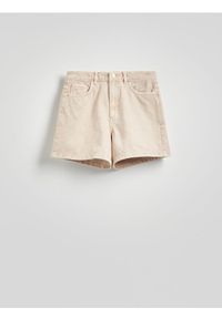 Reserved - Jeansowe szorty - kremowy. Kolor: kremowy. Materiał: jeans