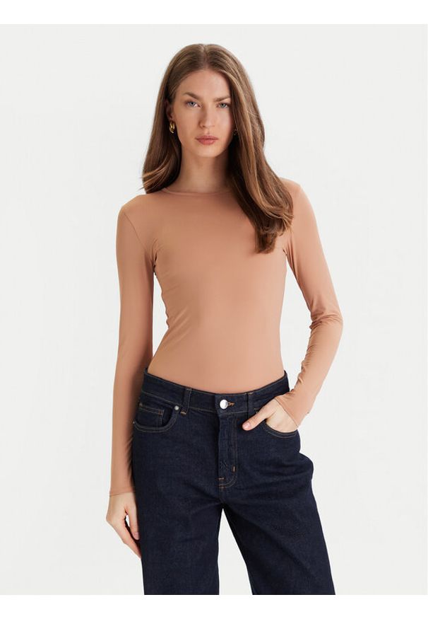 only - ONLY Body Frida 15343926 Beżowy Slim Fit. Kolor: beżowy. Materiał: syntetyk