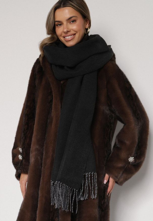 Born2be - Czarny Klasyczny Szalik z Bawełny i Wiskozy z Frędzlami Vetilisa. Kolor: czarny. Materiał: wiskoza, bawełna. Styl: klasyczny