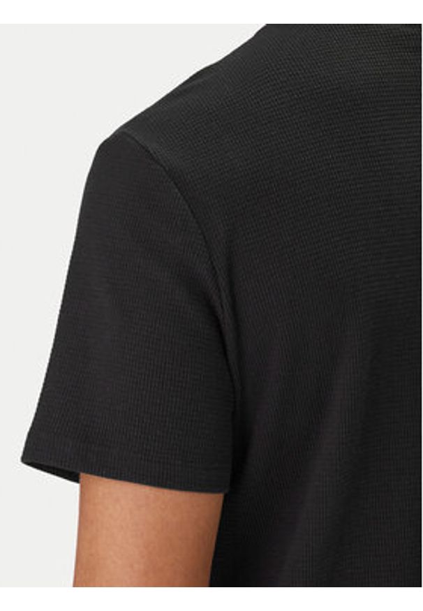 Calvin Klein Jeans T-Shirt Waffle Badge LV04RD008G Czarny Regular Fit. Kolor: czarny. Materiał: bawełna