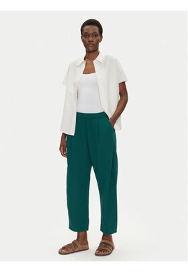 GAP - Gap Spodnie materiałowe 713952-04 Zielony Regular Fit. Kolor: zielony. Materiał: bawełna