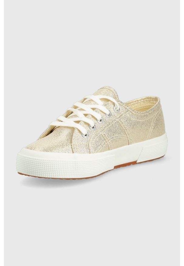 Superga tenisówki damskie kolor złoty. Nosek buta: okrągły. Zapięcie: sznurówki. Kolor: złoty. Materiał: guma