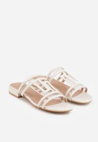 Renee - Białe Klapki Ozdobione Geometrycznym Motywem Nysathei. Okazja: na co dzień. Kolor: biały. Wzór: geometria, aplikacja. Sezon: lato. Styl: casual #9