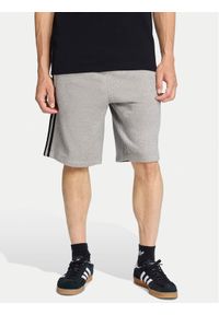 Adidas - adidas Szorty sportowe 3-Stripes KE2433 Szary Regular Fit. Kolor: szary. Materiał: bawełna. Styl: sportowy #1