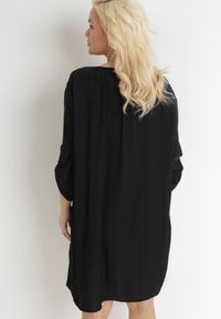 Born2be - Czarna Rozkloszowana Sukienka Mini z Plisowaniem Telesi. Kolekcja: plus size. Kolor: czarny. Długość rękawa: długi rękaw. Typ sukienki: dla puszystych. Długość: mini #3