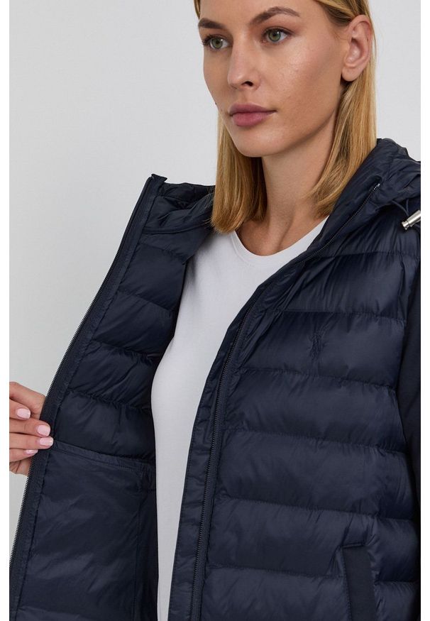 Polo Ralph Lauren Kurtka damska kolor granatowy przejściowa. Okazja: na co dzień. Typ kołnierza: polo. Kolor: niebieski. Materiał: materiał, włókno. Styl: casual