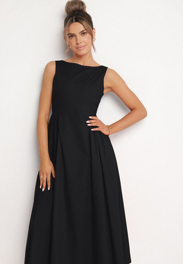 Born2be - Czarna Bawełniana Sukienka o Rozkloszowanym Kroju Halowena. Okazja: na spacer, na co dzień. Kolor: czarny. Materiał: bawełna. Typ sukienki: proste. Styl: casual