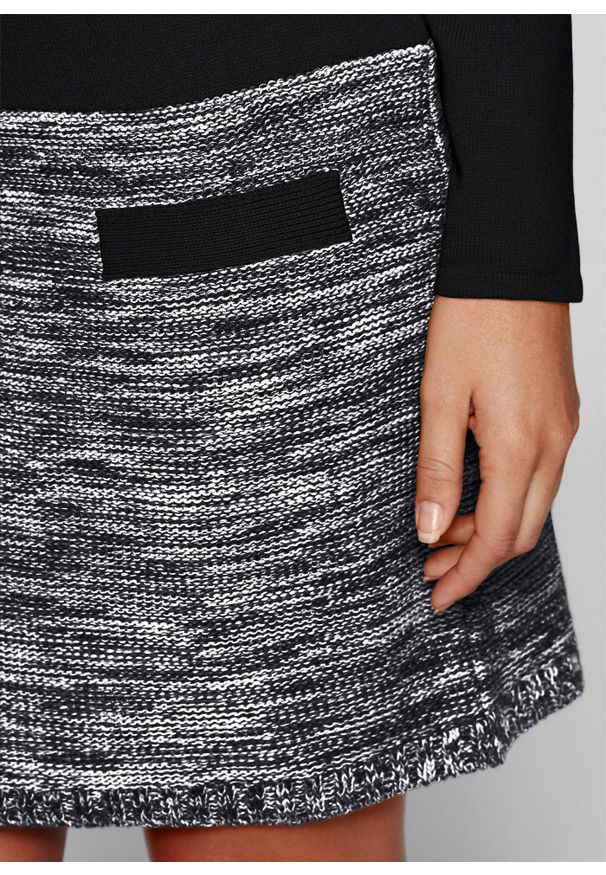 bonprix - Sukienka dzianinowa. Typ kołnierza: kolnierz wykładany. Kolor: czarny. Materiał: dzianina. Długość rękawa: długi rękaw