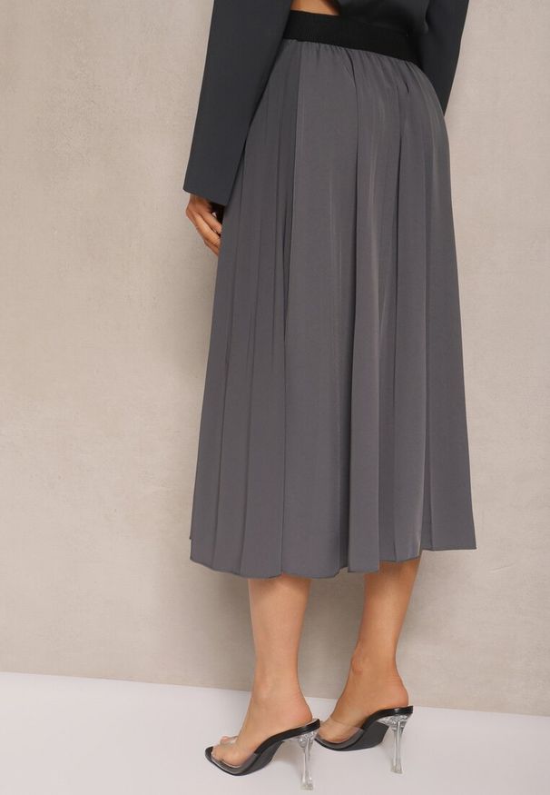 Renee - Szara Casualowa Spódnica Plisowana z Gumką w Pasie Velentina. Okazja: na co dzień. Kolor: szary. Materiał: koronka. Styl: casual