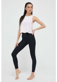 CASALL - Casall legginsy do jogi kolor czarny gładkie. Kolor: czarny. Materiał: włókno, dzianina, materiał. Wzór: gładki. Sport: joga i pilates