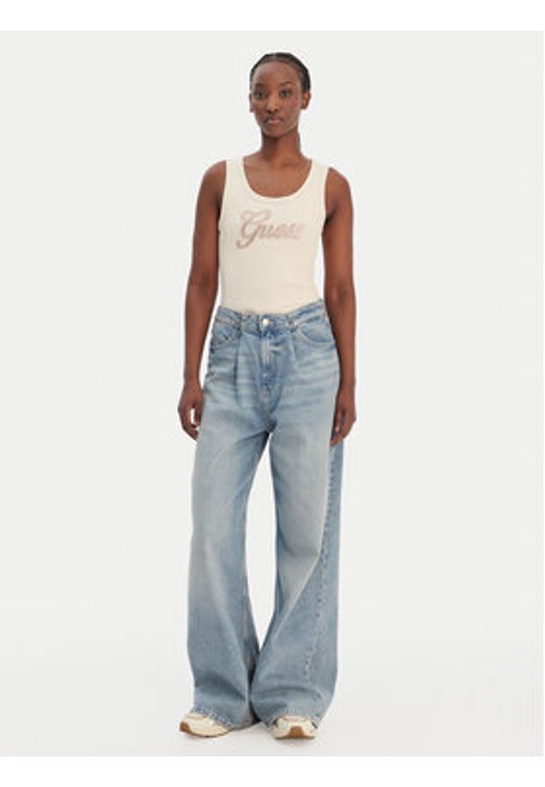 Guess Top W6GP22 K2954 Beżowy Regular Fit. Kolor: beżowy. Materiał: syntetyk