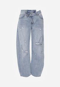 Renee - Niebieskie Asymetryczne Jeansy Balloon z Bawełny z Przetarciami i Dziurami Nedissa. Okazja: na co dzień. Kolor: niebieski. Długość: krótkie. Styl: casual #7