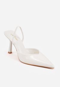 Born2be - Białe Lakierowane Szpilki z Elastycznym Paskiem na Piętę Balzorwyn. Okazja: na randkę, do pracy, na wesele, na spotkanie biznesowe, na ślub cywilny. Nosek buta: szpiczasty. Zapięcie: pasek. Kolor: biały. Materiał: lakier. Obcas: na szpilce. Styl: elegancki, biznesowy, klasyczny. Wysokość obcasa: średni #8