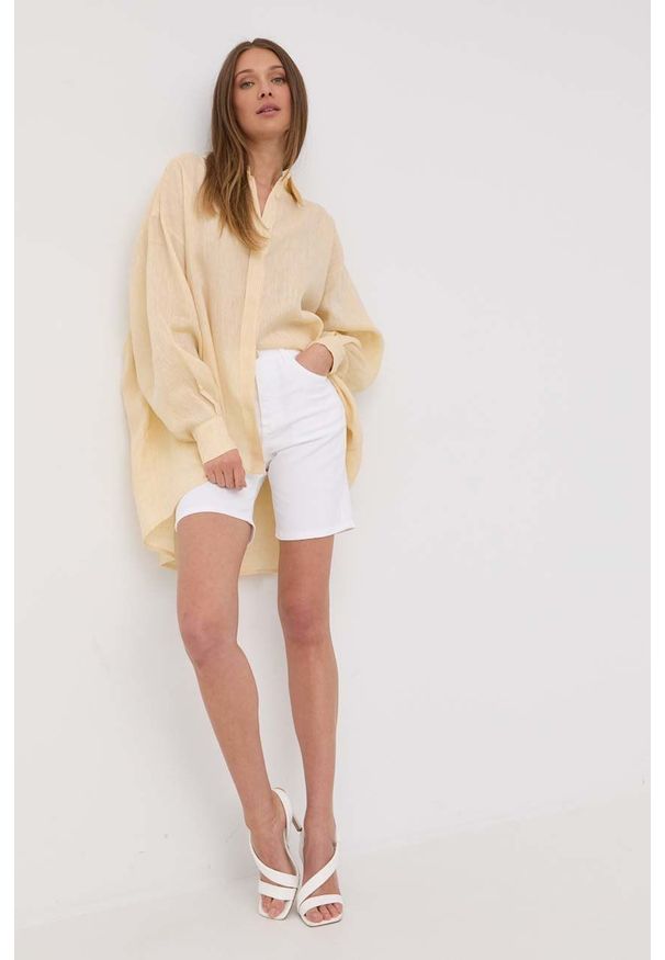 Liu Jo szorty jeansowe damskie kolor biały gładkie high waist. Okazja: na co dzień. Stan: podwyższony. Kolor: biały. Materiał: jeans. Wzór: gładki. Styl: casual