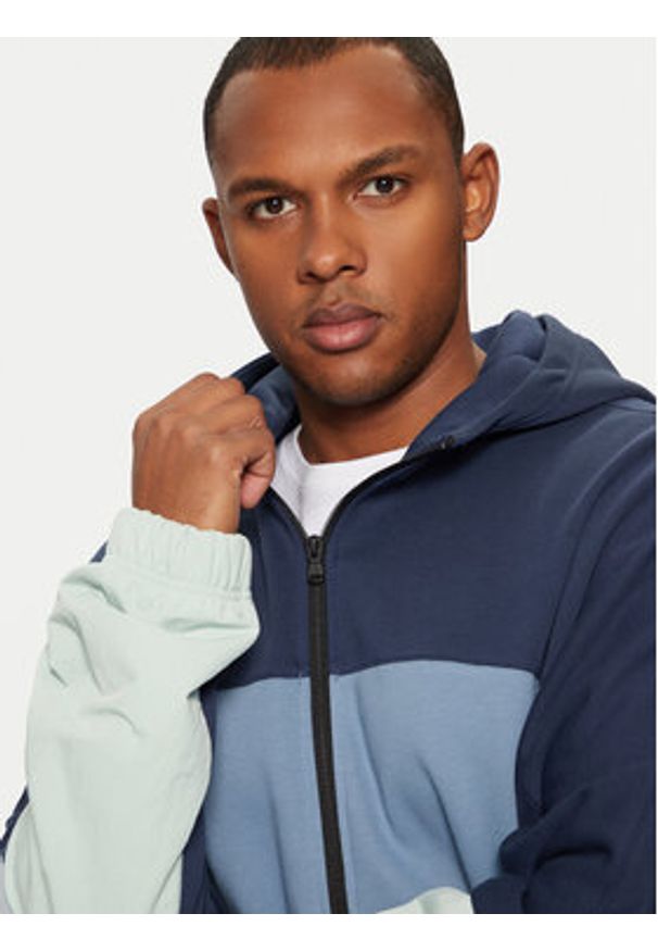 Champion Bluza 220399 Niebieski Standard Fit. Kolor: niebieski. Materiał: bawełna