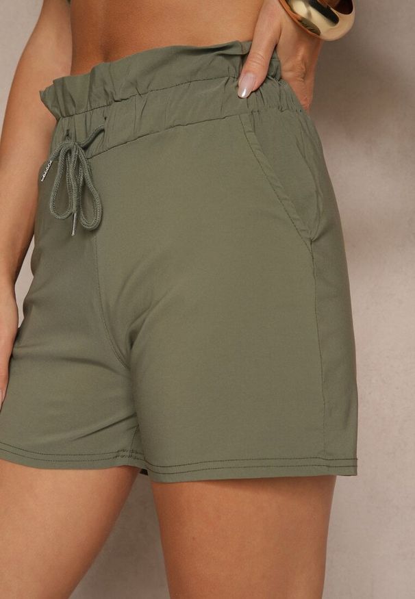 Renee - Zielone Szorty z Bawełną High Waist z Ozdobnym Sznurkiem Axemia. Okazja: na spacer, na co dzień. Stan: podwyższony. Kolor: zielony. Materiał: bawełna. Sezon: lato. Styl: casual, elegancki, sportowy