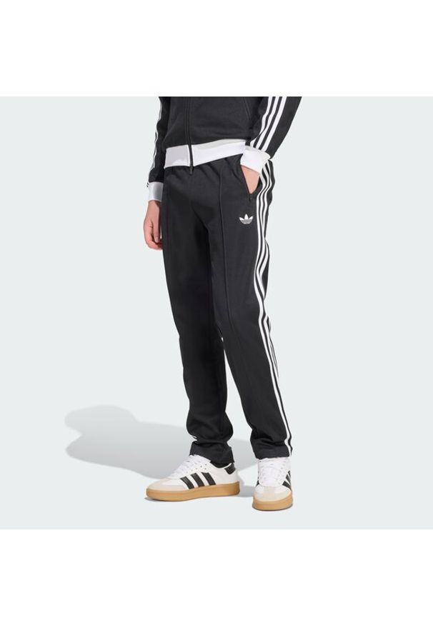 Adidas - adidas Spodnie dresowe Classic KE3530 Czarny Slim Fit. Kolor: czarny. Materiał: bawełna