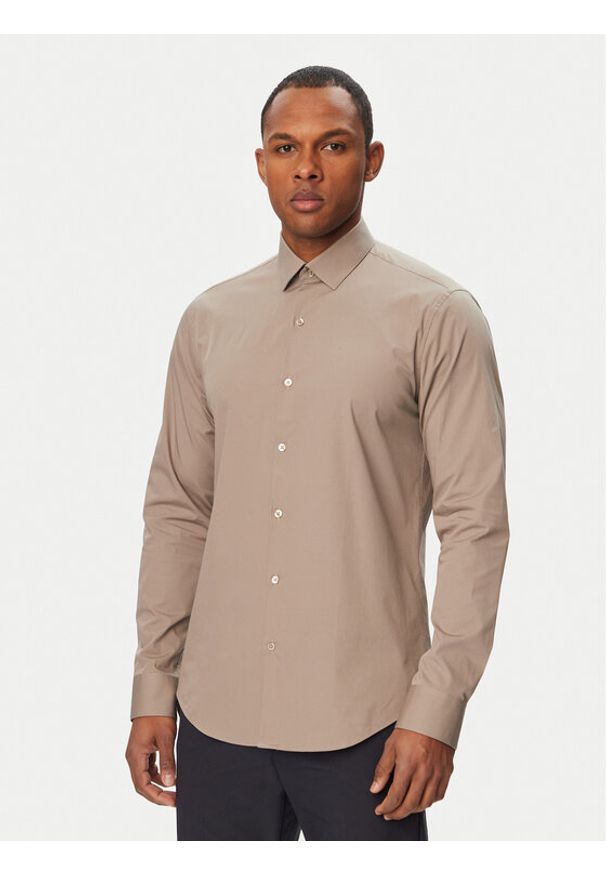 Calvin Klein Koszula Essentials LV019EU037 Beżowy Slim Fit. Kolor: beżowy. Materiał: bawełna