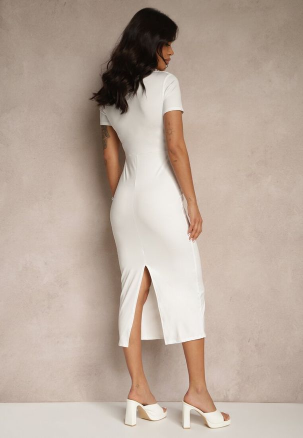 Renee - Biała Sukienka Bodycon o Dopasowanym Kroju z Dekoltem w V Efrerina. Okazja: na co dzień. Kolor: biały. Materiał: jeans. Długość rękawa: krótki rękaw. Typ sukienki: bodycon. Styl: klasyczny, elegancki, casual