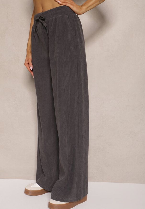 Renee - Szare Spodnie o Szerokim Kroju High Waist z Wiązaniem w Pasie Ettianne. Okazja: na co dzień. Stan: podwyższony. Kolor: szary. Styl: elegancki, casual