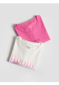 Reserved - Luźny t-shirt z nadrukiem 2 pack - wielobarwny. Materiał: bawełna. Wzór: nadruk #1