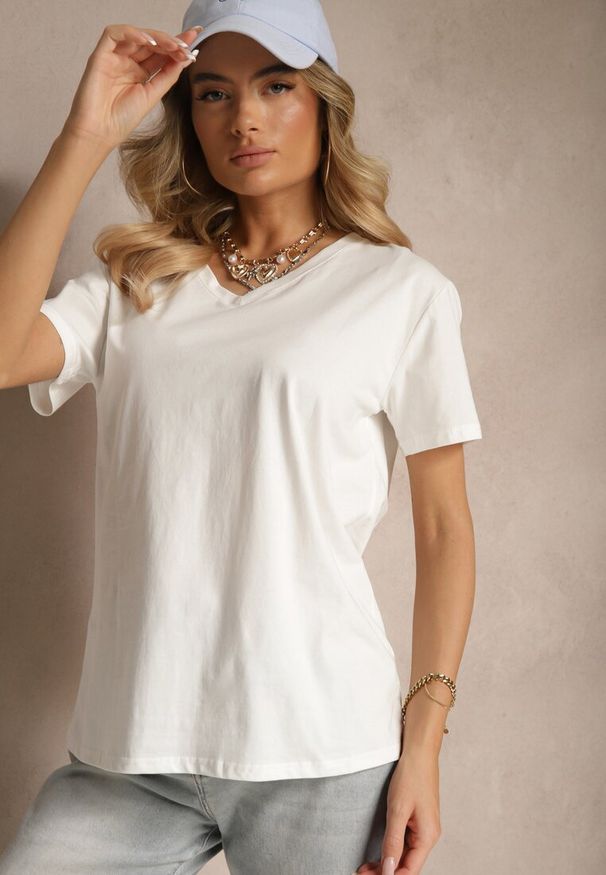 Renee - Biały T-shirt z Bawełny z Dekoltem w Serek Tanirea. Okazja: na co dzień. Typ kołnierza: dekolt w serek. Kolor: biały. Materiał: bawełna. Styl: casual