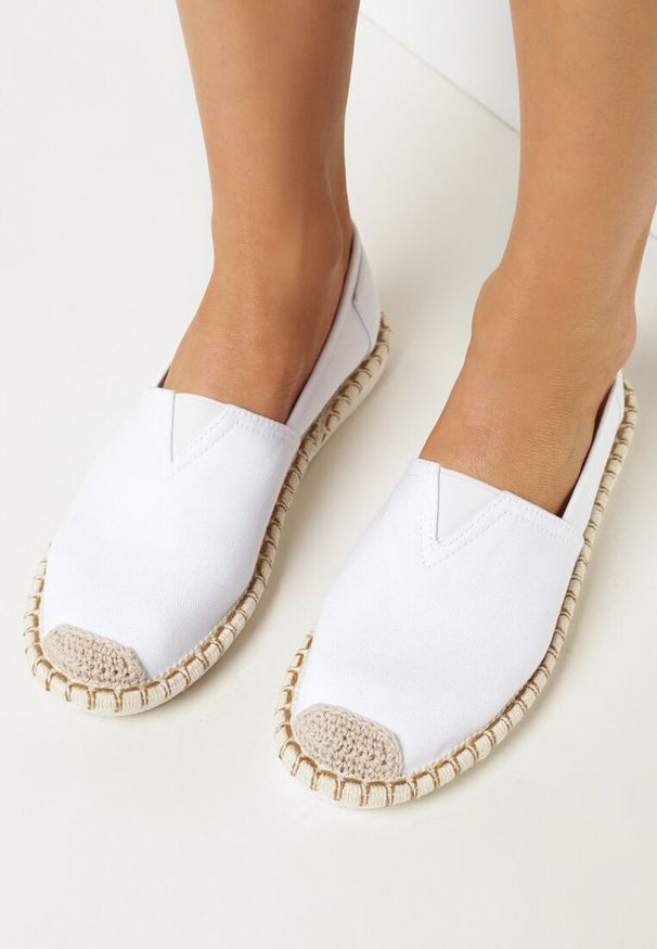 Born2be - Białe Espadryle z Plecionym Noskiem i Przeszyciem na Podeszwie Aletesa. Kolor: biały. Styl: elegancki