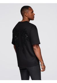 Ombre Clothing - Męska bawełniana koszulka z cekinowym motywem skrzydeł na plecach - czarna V1. Kolor: czarny. Materiał: bawełna. Wzór: aplikacja. Styl: klasyczny, elegancki