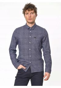 Lee - LEE SLIM BUTTON DOWN MĘSKA KOSZULA MATERIAŁOWA W KRATĘ NIGHT SKY L66XZHSJ. Typ kołnierza: button down. Materiał: materiał