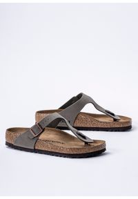 Japonki unisex Birkenstock Gizeh BFBC Stone. Okazja: na co dzień. Kolor: szary. Materiał: zamsz, materiał, skóra. Sezon: lato. Styl: klasyczny, elegancki, casual