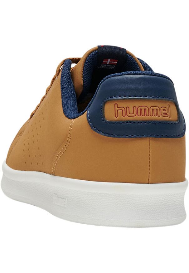 Syntetyczne trenery z niską górą Hummel Busan Nubuck. Kolor: brązowy. Materiał: syntetyk, nubuk
