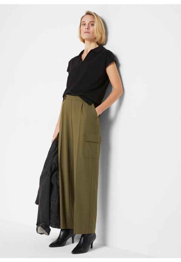 bonprix - Koszulka z otwartym kołnierzykiem polo. Typ kołnierza: polo. Kolor: czarny