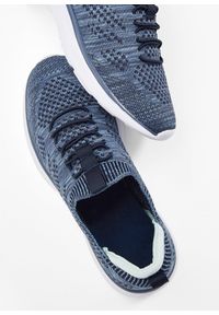 bonprix - Wygodne sneakersy wsuwane z miękkiego materiału. Zapięcie: bez zapięcia. Kolor: niebieski. Materiał: materiał #3