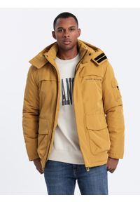 Ombre Clothing - Kurtka męska ocieplana z kapturem - musztardowa V2. Typ kołnierza: kaptur. Kolor: żółty. Materiał: poliester