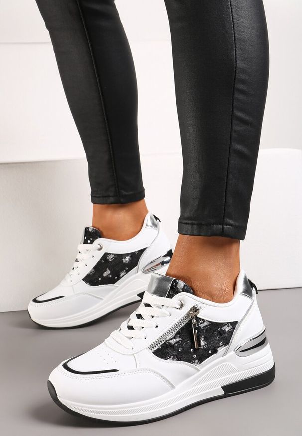 Renee - Biało-Czarne Sneakersy na Koturnie z Ozdobną Wstawką z Suwakiem i Sznurowaniem Dastas. Okazja: na co dzień. Zapięcie: sznurówki. Kolor: biały. Materiał: jeans. Obcas: na koturnie