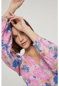 medicine - Medicine sukienka kolor różowy mini rozkloszowana. Kolor: różowy. Materiał: tkanina. Długość rękawa: długi rękaw. Długość: mini #3