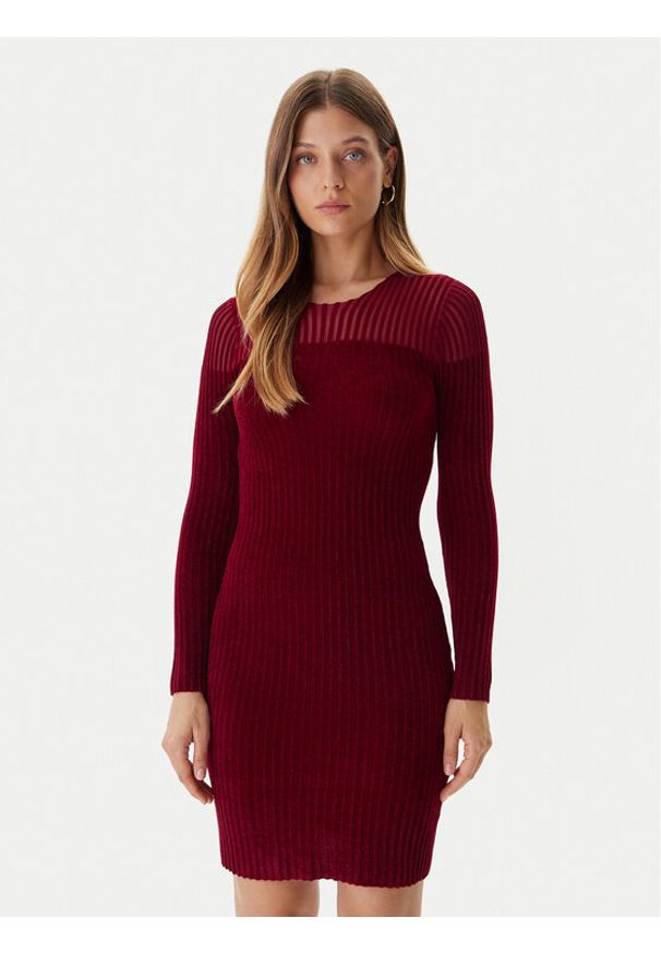 Guess Sukienka dzianinowa W5BK63 Z0890 Czerwony Slim Fit. Kolor: czerwony. Materiał: syntetyk