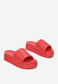 Renee - Czerwone Klapki Noeris. Nosek buta: okrągły. Kolor: czerwony. Materiał: guma. Wzór: aplikacja. Obcas: na platformie #4