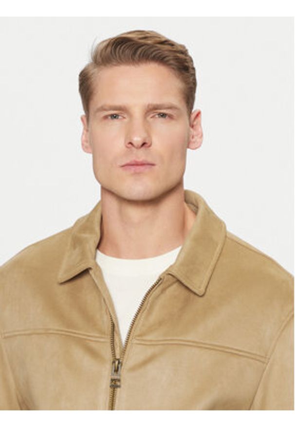 Guess Kurtka przejściowa M5RL01 WGU72 Beżowy Regular Fit. Kolor: beżowy. Materiał: syntetyk