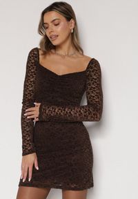 Born2be - Brązowa Koronkowa Sukienka o Dopasowanym Kroju z Kwadratowym Dekoltem Tiwedesa. Okazja: na imprezę. Typ kołnierza: dekolt kwadratowy. Kolor: brązowy. Materiał: koronka. Styl: klasyczny, elegancki #2