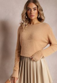 Renee - Beżowy Sweter z Puchatego Materiału Wykończony Ściągaczami Delicone. Kolor: beżowy. Materiał: materiał