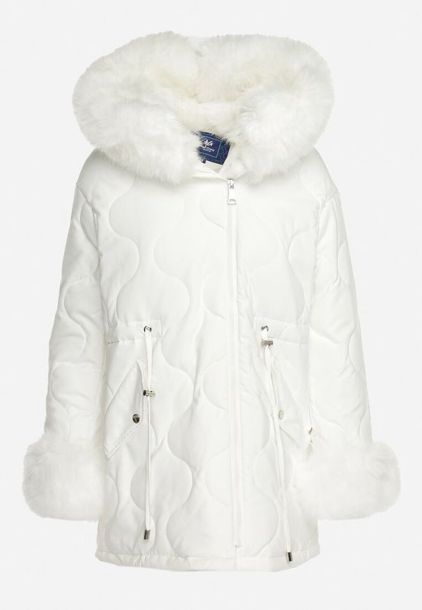 Born2be - Biała Kurtka Ozdobiona Futerkiem ze Ściągaczami w Talii i Kapturem Atermi. Kolor: biały. Materiał: futro. Wzór: aplikacja. Sezon: zima, jesień