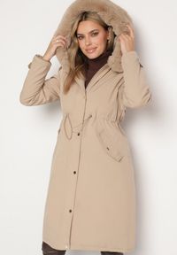 Born2be - Beżowa Kurtka Parka Długa ze Ściągaczami i Futerkiem Odpinanym Delanira. Okazja: na co dzień. Kolor: beżowy. Materiał: futro. Długość rękawa: długi rękaw. Długość: długie. Styl: klasyczny, casual, elegancki #1