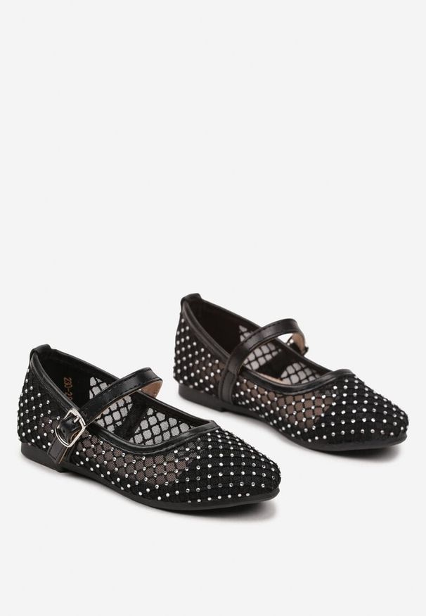 Born2be - Czarne Balerinki z Siateczkową Cholewką i Cyrkoniami Olivinia. Okazja: na co dzień, na uczelnię. Zapięcie: pasek. Kolor: czarny. Materiał: jeans. Szerokość cholewki: normalna. Wzór: aplikacja. Styl: klasyczny, elegancki, casual